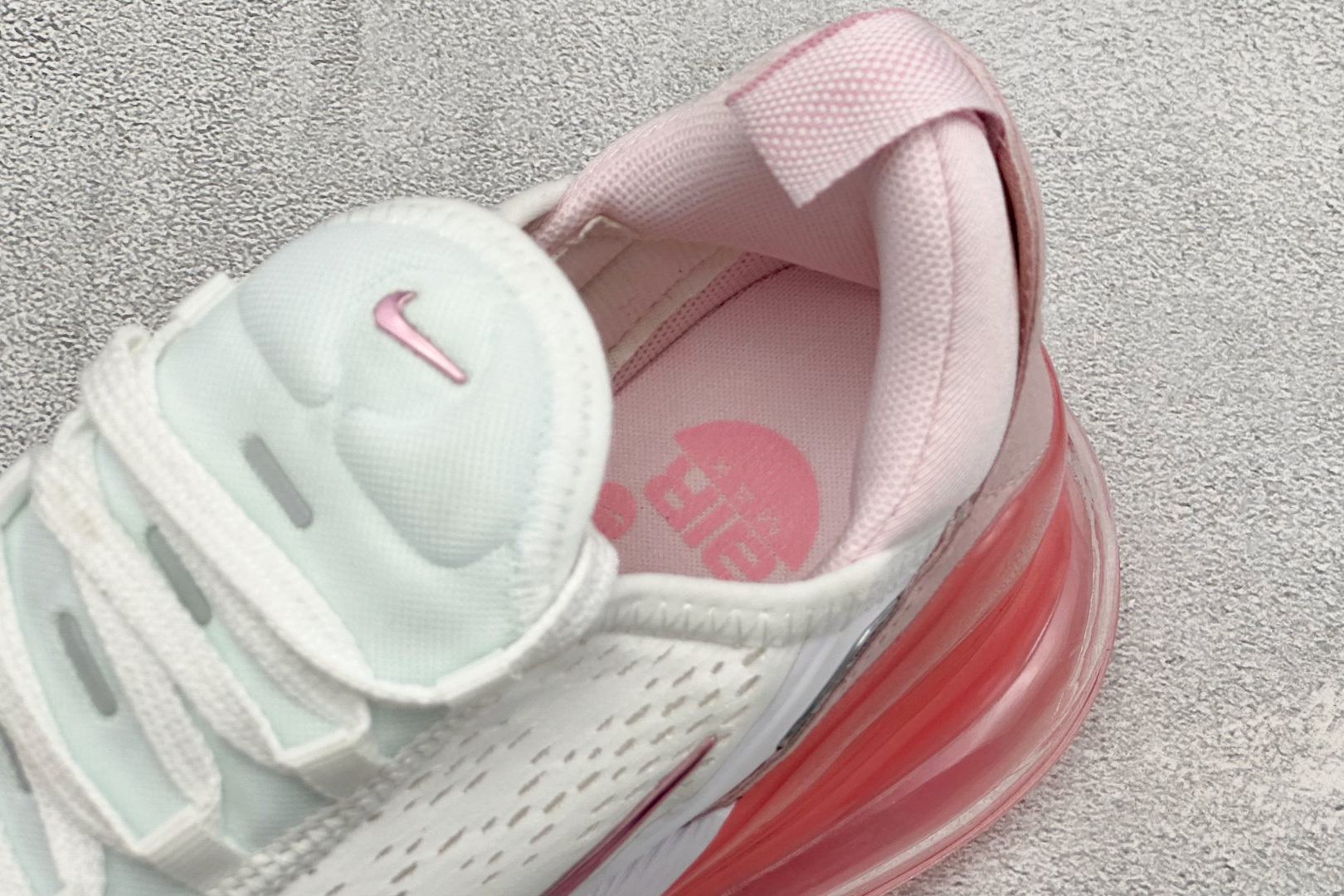 GS版Nike Air Max 270 Flyknit 耐克气垫休闲运动跑鞋 时尚舒适的穿着感受和出众格调 鞋款设计灵感