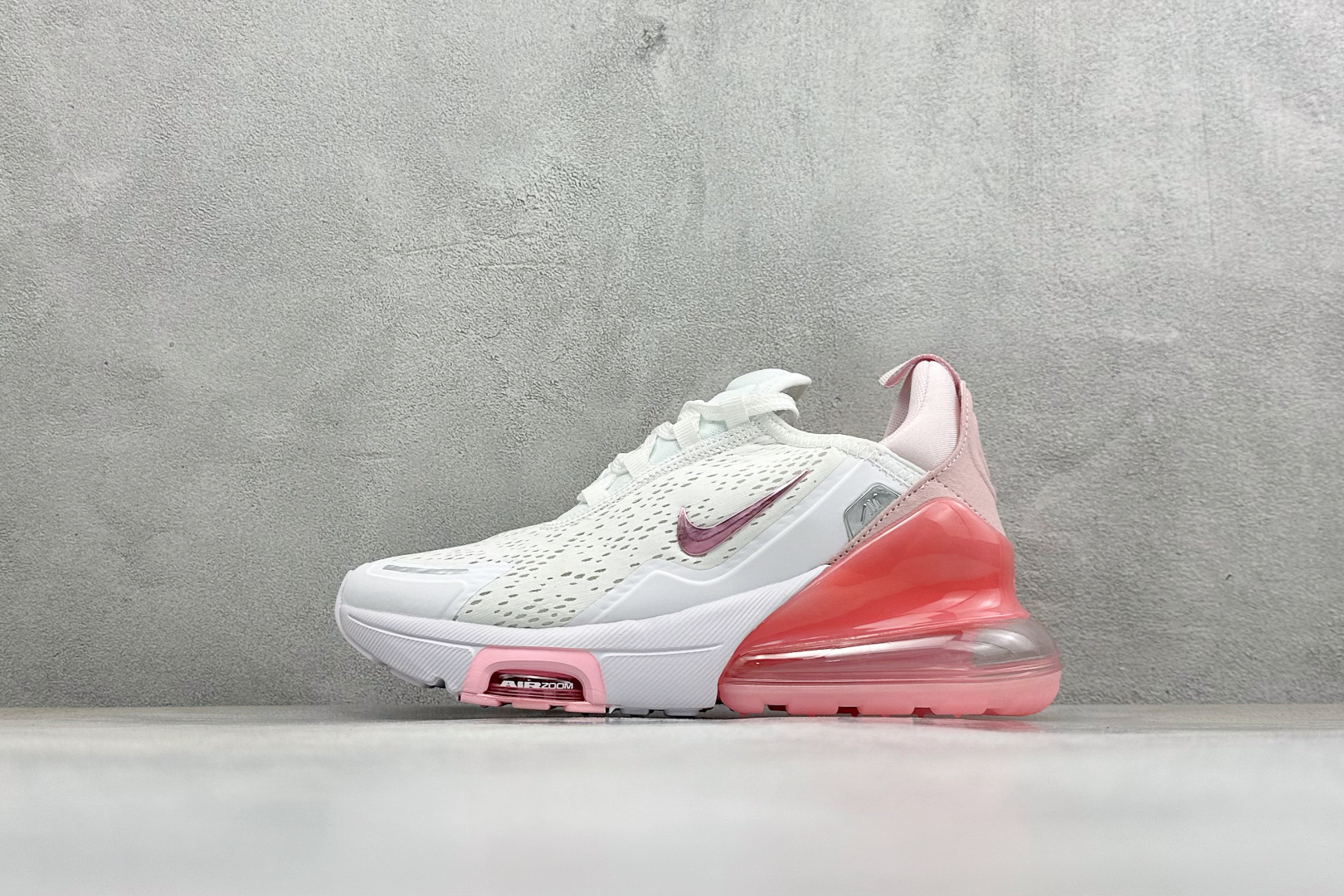 GS版Nike Air Max 270 Flyknit 耐克气垫休闲运动跑鞋 时尚舒适的穿着感受和出众格调 鞋款设计灵感