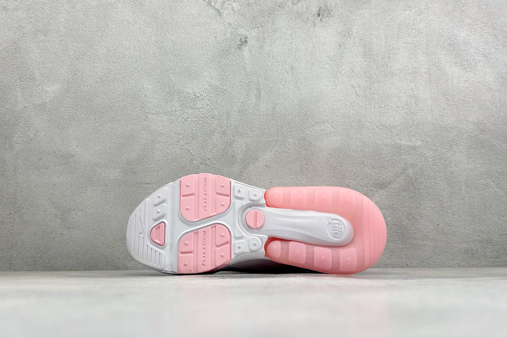 GS版Nike Air Max 270 Flyknit 耐克气垫休闲运动跑鞋 时尚舒适的穿着感受和出众格调 鞋款设计灵感