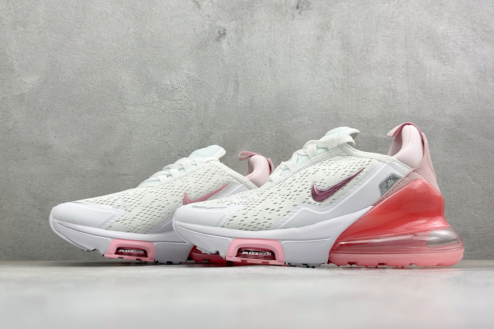 GS版Nike Air Max 270 Flyknit 耐克气垫休闲运动跑鞋 时尚舒适的穿着感受和出众格调 鞋款设计灵感