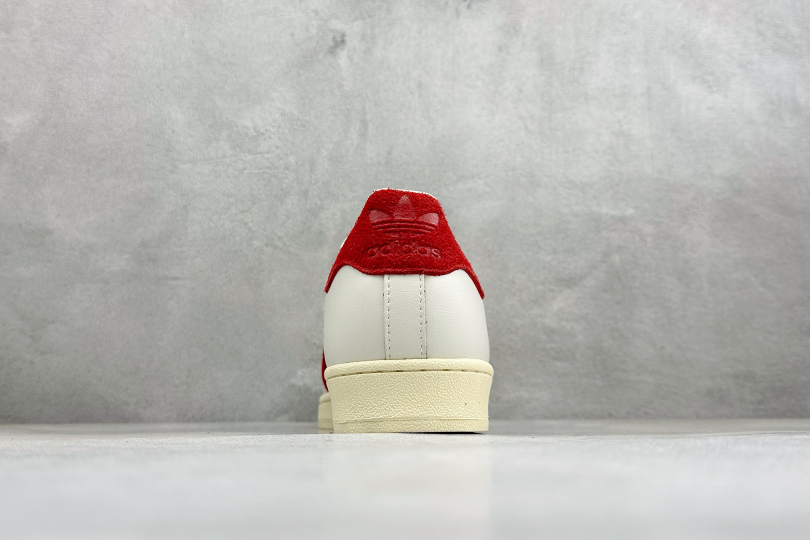 D版AD Originals Superstar 贝壳头板鞋 采用全新头层拼接皮革材质 后跟采用特色3D立体印字 渠道正 D版AD Originals Superstar 贝壳头板鞋 采用全新头层拼接皮革材质 后跟采用特色3D立体印字 渠道正