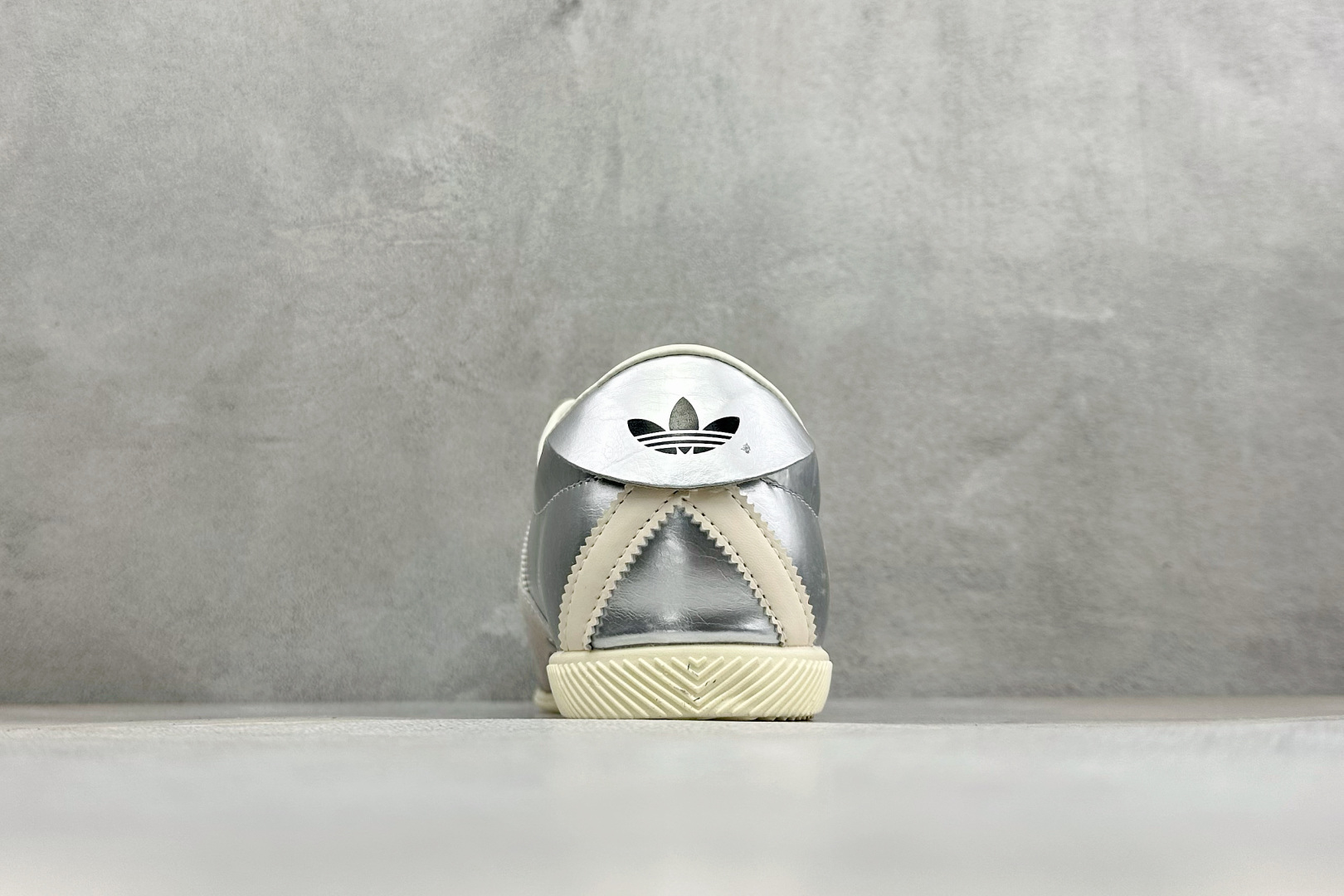 ML版Adidas Originals Anfu Trainers 三叶草 阿迪复古玛丽珍鞋 “安福” 采用粒面纤维革鞋