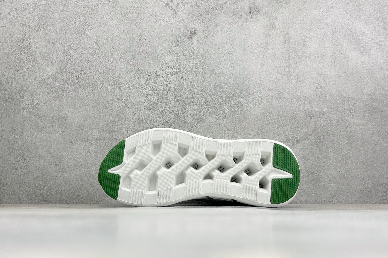 Adidas Climacool Ventage系列 阿迪达斯 织物 耐磨透气低帮跑步鞋 清风跑鞋凭借全方位透气设计 鞋 Adidas Climacool Ventage系列 阿迪达斯 织物 耐磨透气低帮跑步鞋 清风跑鞋凭借全方位透气设计 鞋