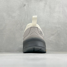 绿X版可隆KOLON SPORT Egg Lite Dyneema 防撕舒适百搭 低帮徒步鞋 户外机能风的日常通勤款,通 绿X版可隆KOLON SPORT Egg Lite Dyneema 防撕舒适百搭 低帮徒步鞋 户外机能风的日常通勤款,通