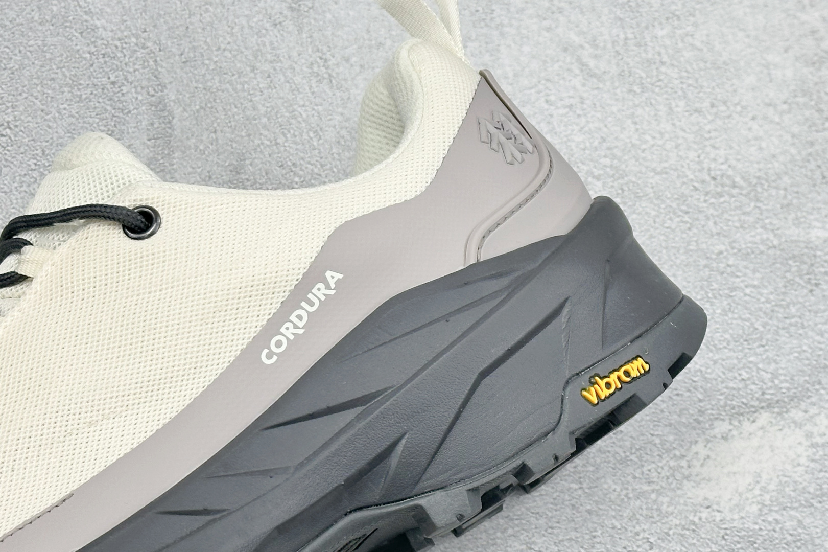 绿X版可隆KOLON SPORT Egg Lite Dyneema 防撕舒适百搭 低帮徒步鞋 户外机能风的日常通勤款,通 绿X版可隆KOLON SPORT Egg Lite Dyneema 防撕舒适百搭 低帮徒步鞋 户外机能风的日常通勤款,通