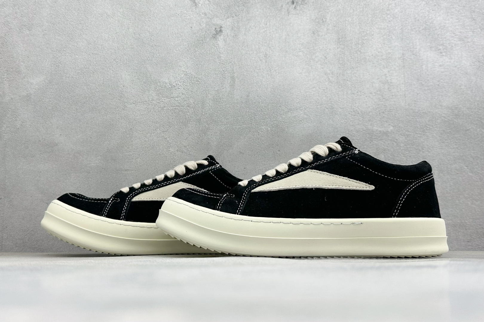 OK版Rick Owens Drkshdw 瑞克·欧文低帮时尚运动板鞋 二级市场已经7K以上 平台客户随意卖四位数 RO