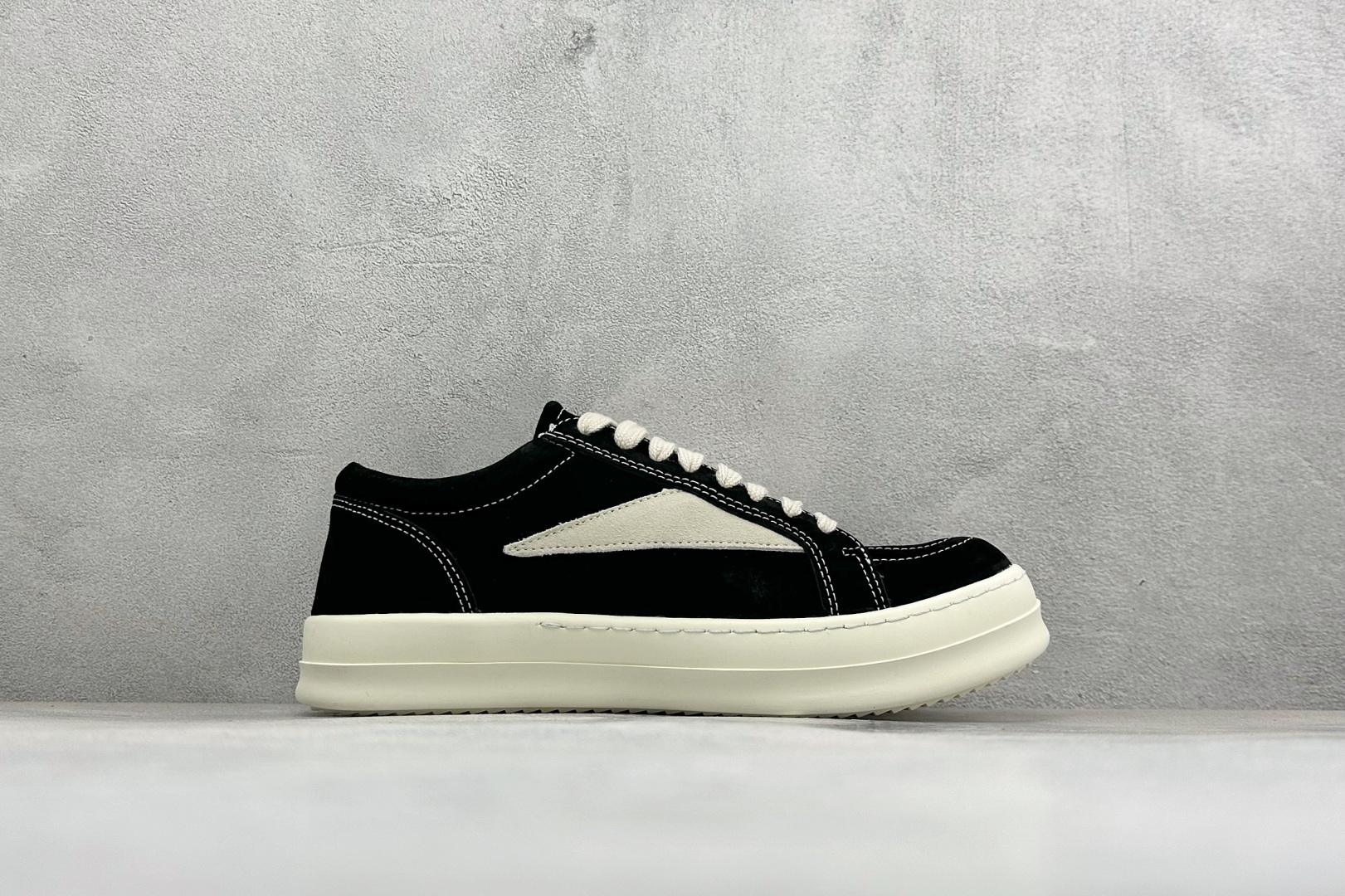 OK版Rick Owens Drkshdw 瑞克·欧文低帮时尚运动板鞋 二级市场已经7K以上 平台客户随意卖四位数 RO