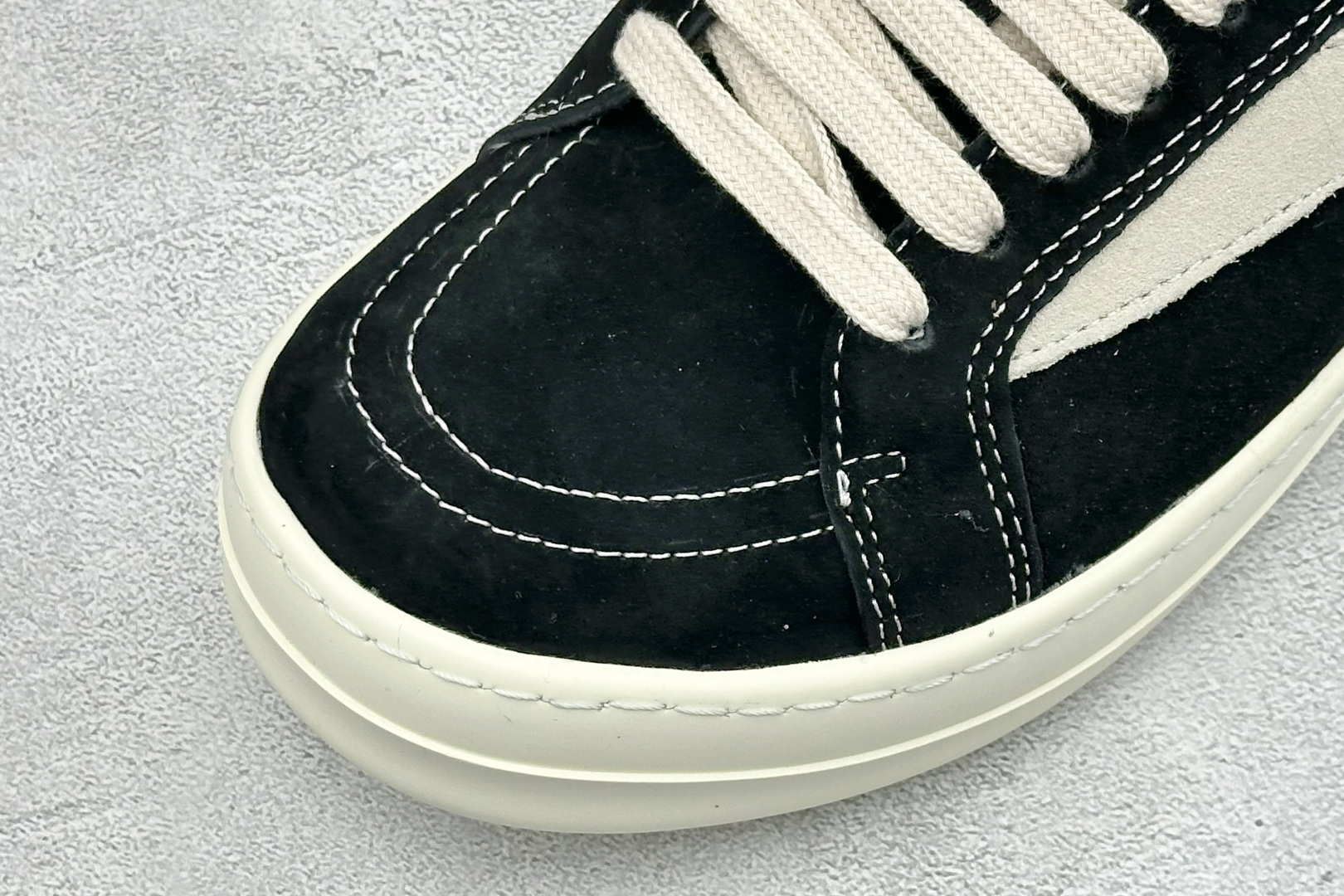 OK版Rick Owens Drkshdw 瑞克·欧文低帮时尚运动板鞋 二级市场已经7K以上 平台客户随意卖四位数 RO
