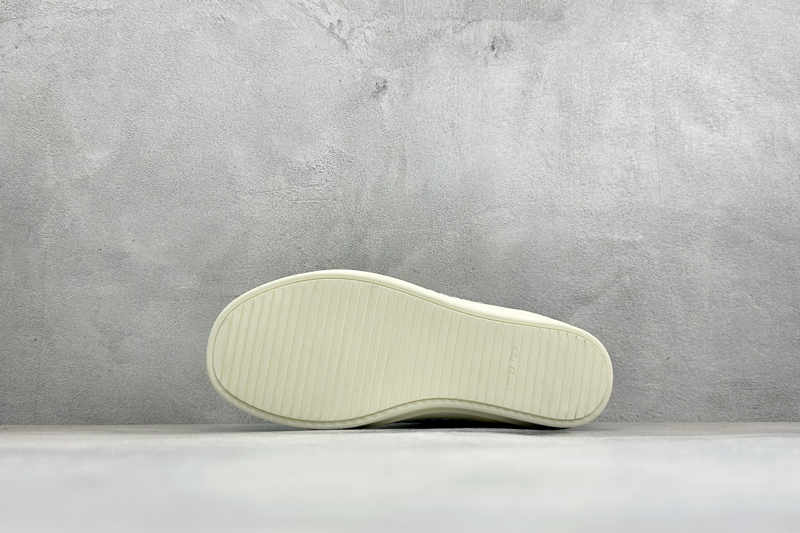 OK版Rick Owens Drkshdw 瑞克·欧文低帮时尚运动板鞋 二级市场已经7K以上 平台客户随意卖四位数 RO