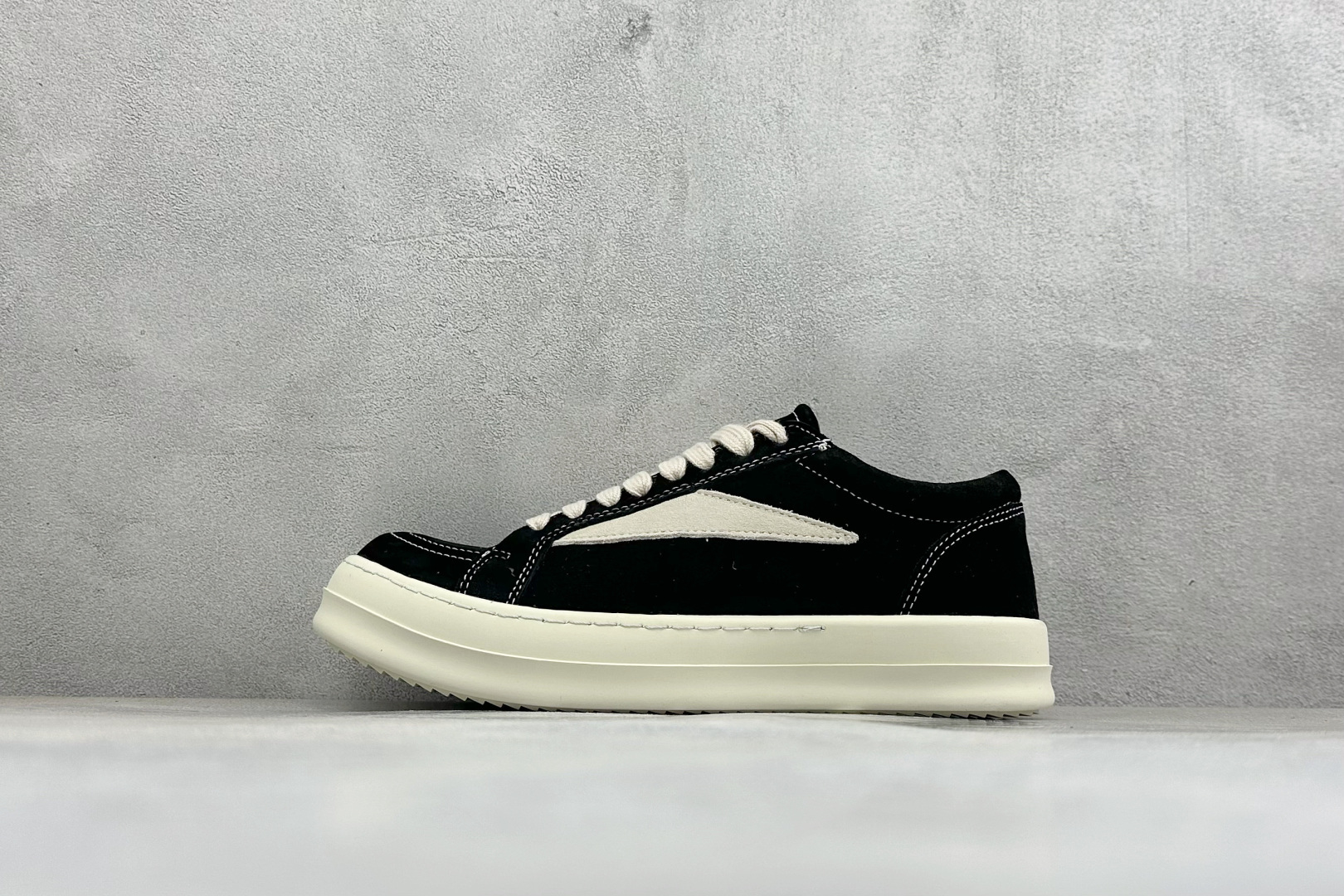 OK版Rick Owens Drkshdw 瑞克·欧文低帮时尚运动板鞋 二级市场已经7K以上 平台客户随意卖四位数 RO