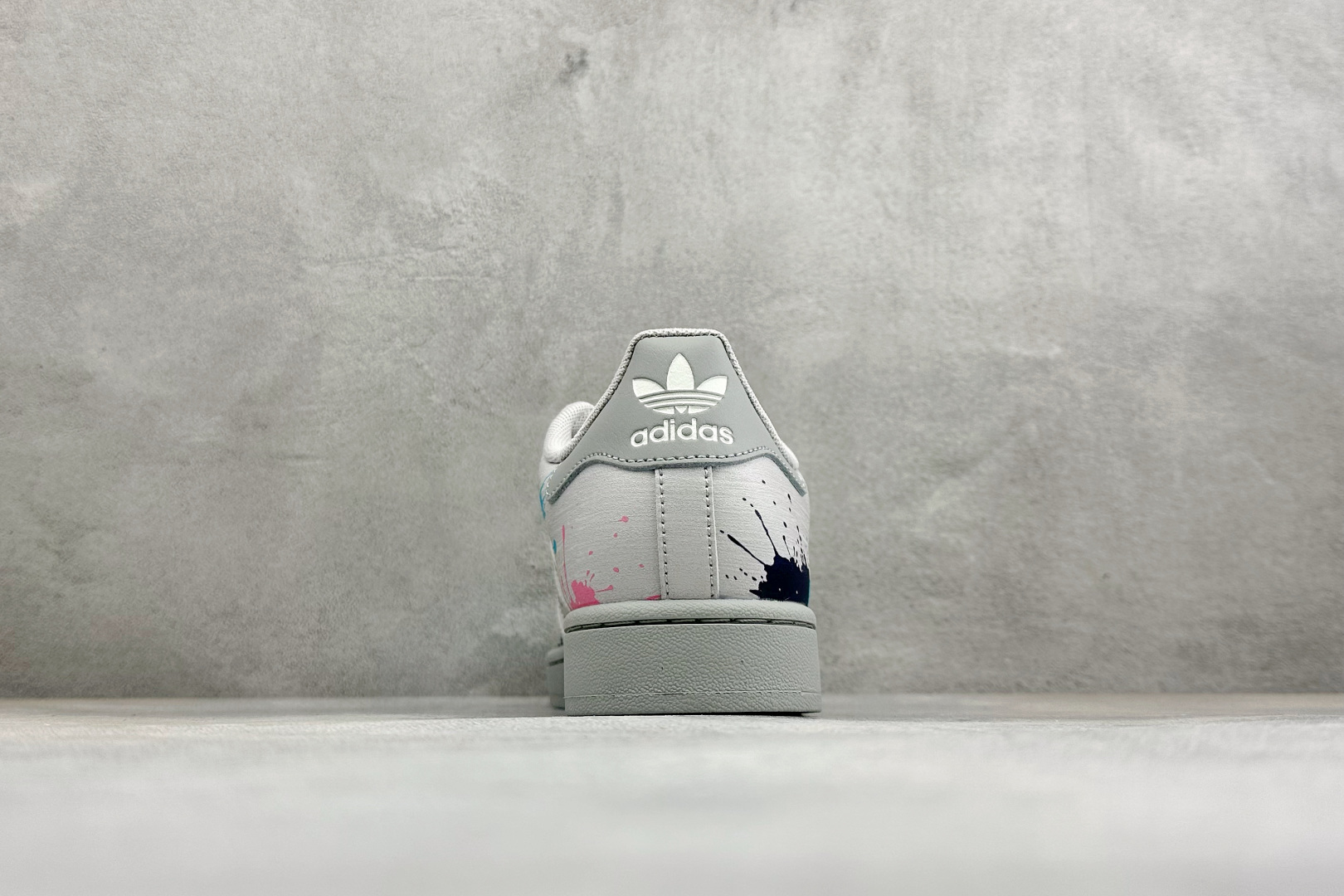 Adidas Originals Superstar II 贝壳头休闲板鞋 货号：LA3774 尺码：35-45 