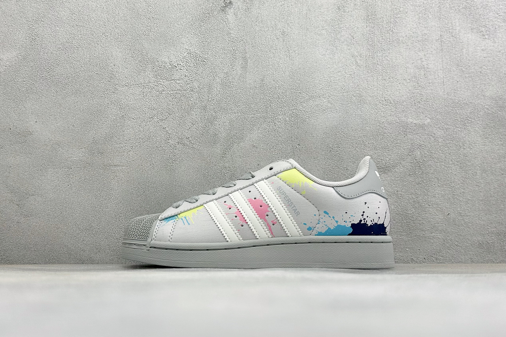 Adidas Originals Superstar II 贝壳头休闲板鞋 货号：LA3774 尺码：35-45 