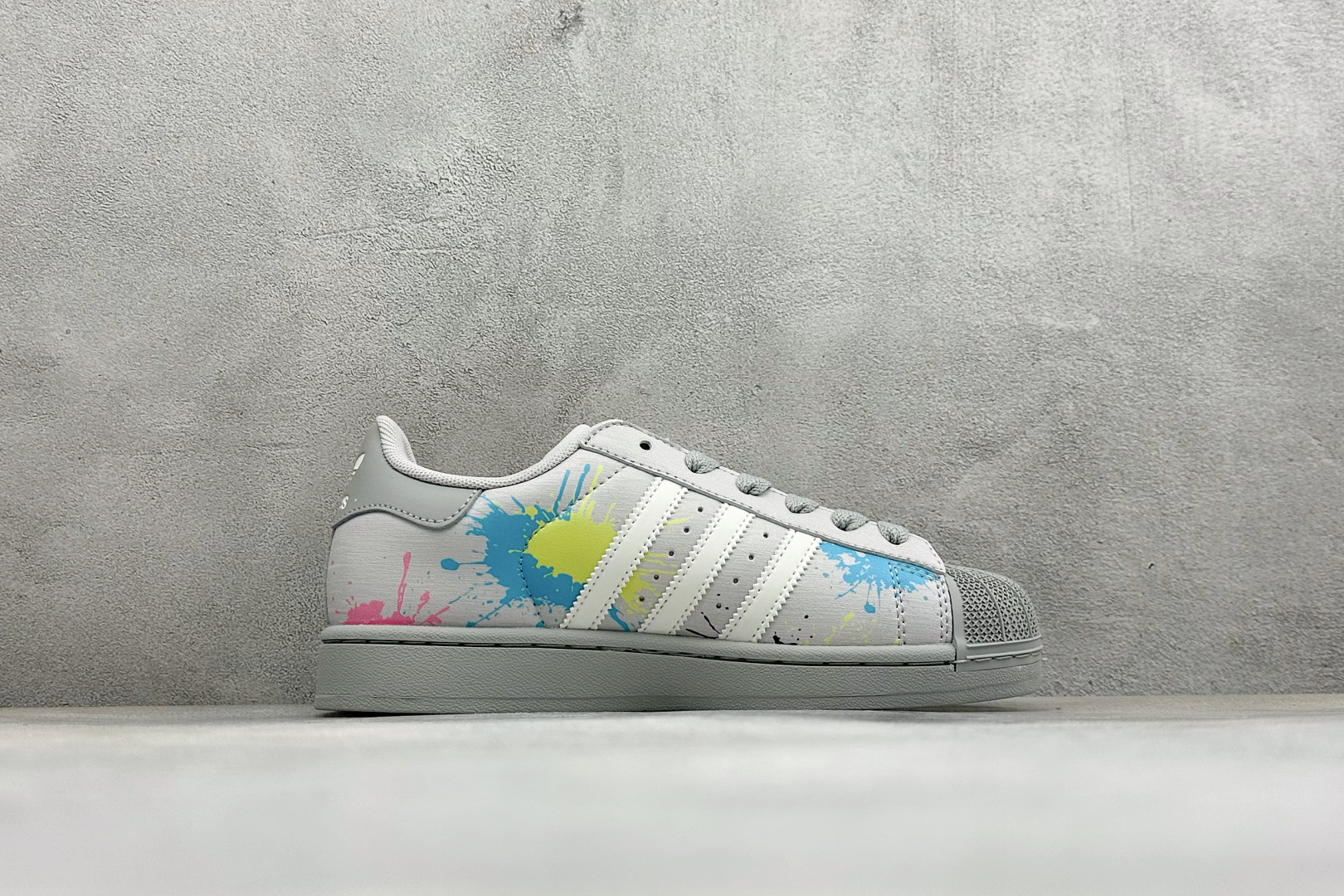 Adidas Originals Superstar II 贝壳头休闲板鞋 货号：LA3774 尺码：35-45 