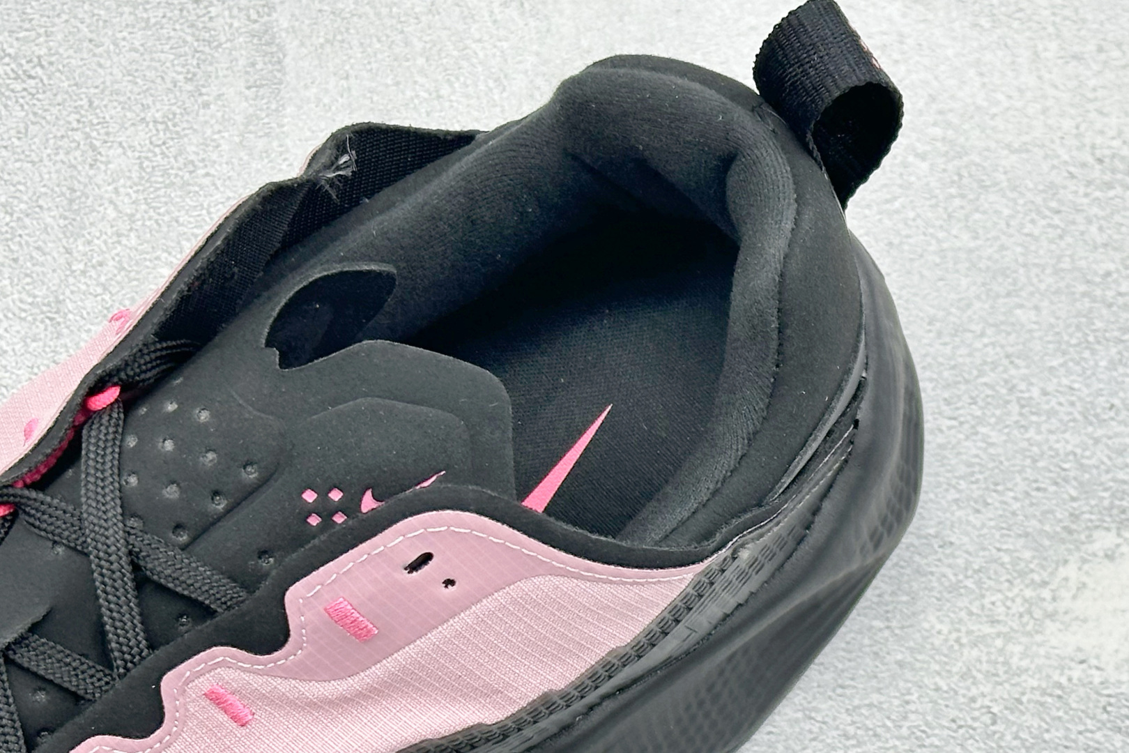 X版HYEIN SEO x Nike Ava Rover Hs II 联名跑鞋 货号：DX4215-012 尺码：36-