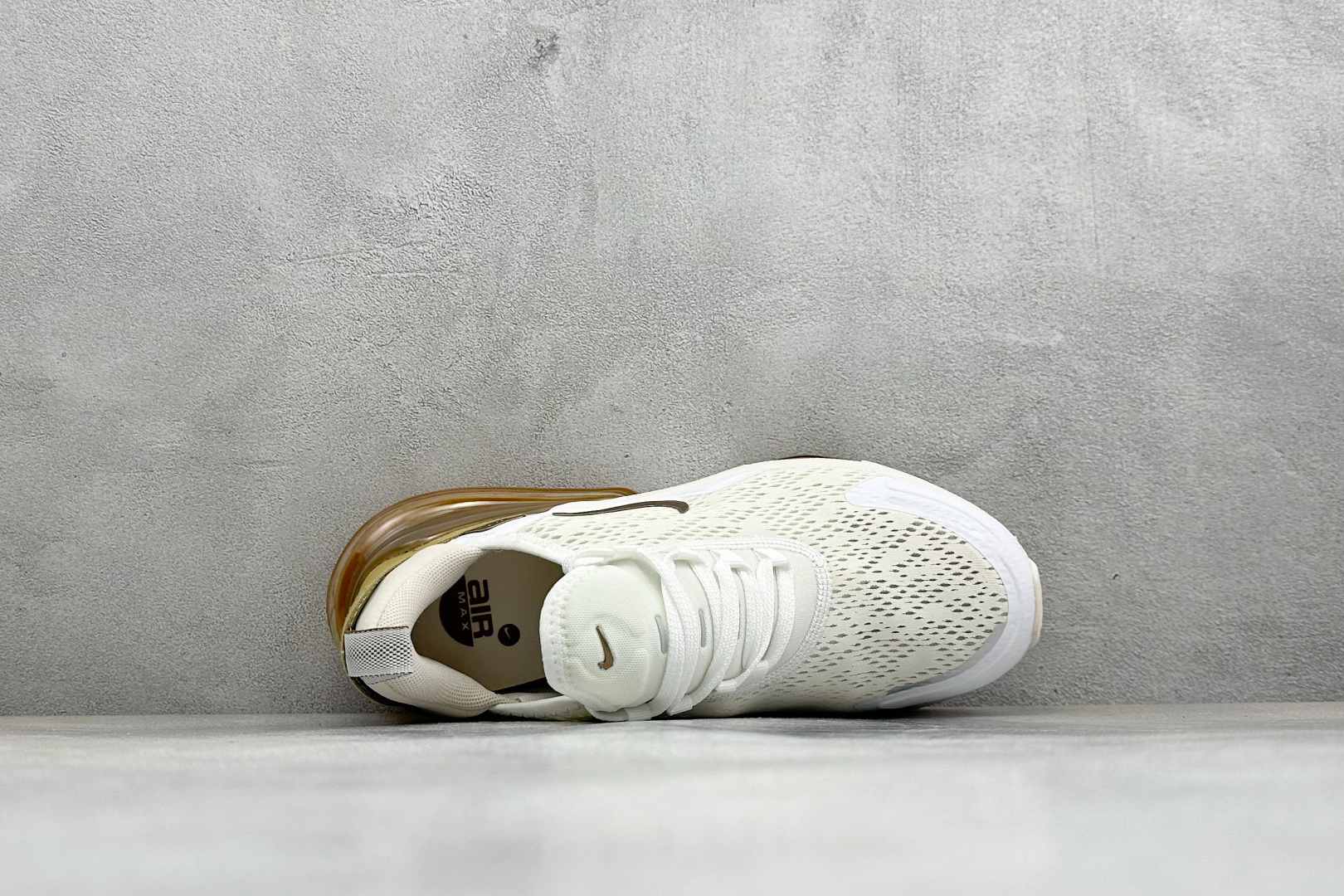 GS版Nike Air Max 270 Flyknit 耐克气垫休闲运动跑鞋 时尚舒适的穿着感受和出众格调 鞋款设计灵感 GS版Nike Air Max 270 Flyknit 耐克气垫休闲运动跑鞋 时尚舒适的穿着感受和出众格调 鞋款设计灵感