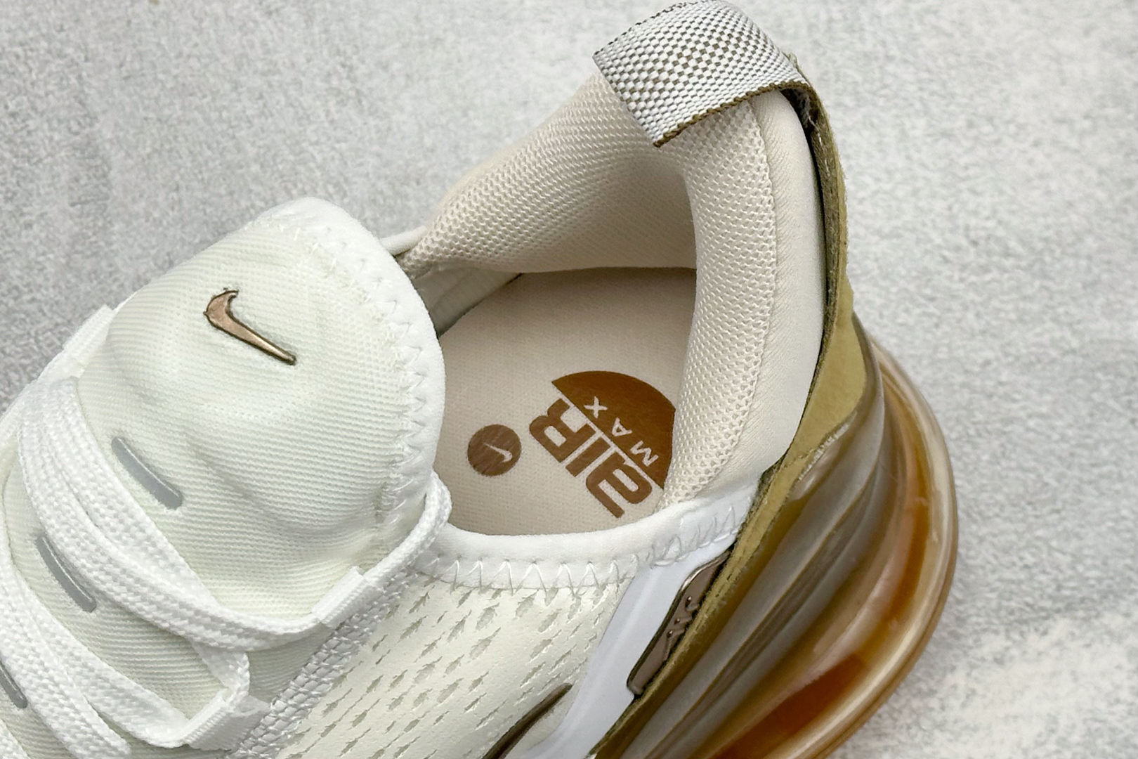 GS版Nike Air Max 270 Flyknit 耐克气垫休闲运动跑鞋 时尚舒适的穿着感受和出众格调 鞋款设计灵感 GS版Nike Air Max 270 Flyknit 耐克气垫休闲运动跑鞋 时尚舒适的穿着感受和出众格调 鞋款设计灵感