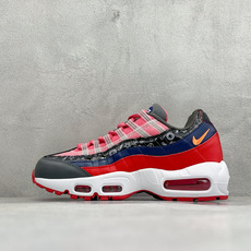 GS版NIKE AIR MAX 95 TT 气垫复古百搭休闲运动跑鞋 这双鞋采用前脚掌开窗式气垫 这种设计在当时是前所未 GS版NIKE AIR MAX 95 TT 气垫复古百搭休闲运动跑鞋 这双鞋采用前脚掌开窗式气垫 这种设计在当时是前所未
