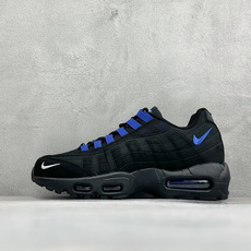 GS版NIKE AIR MAX 95 TT 气垫复古百搭休闲运动跑鞋 这双鞋采用前脚掌开窗式气垫 这种设计在当时是前所未 GS版NIKE AIR MAX 95 TT 气垫复古百搭休闲运动跑鞋 这双鞋采用前脚掌开窗式气垫 这种设计在当时是前所未