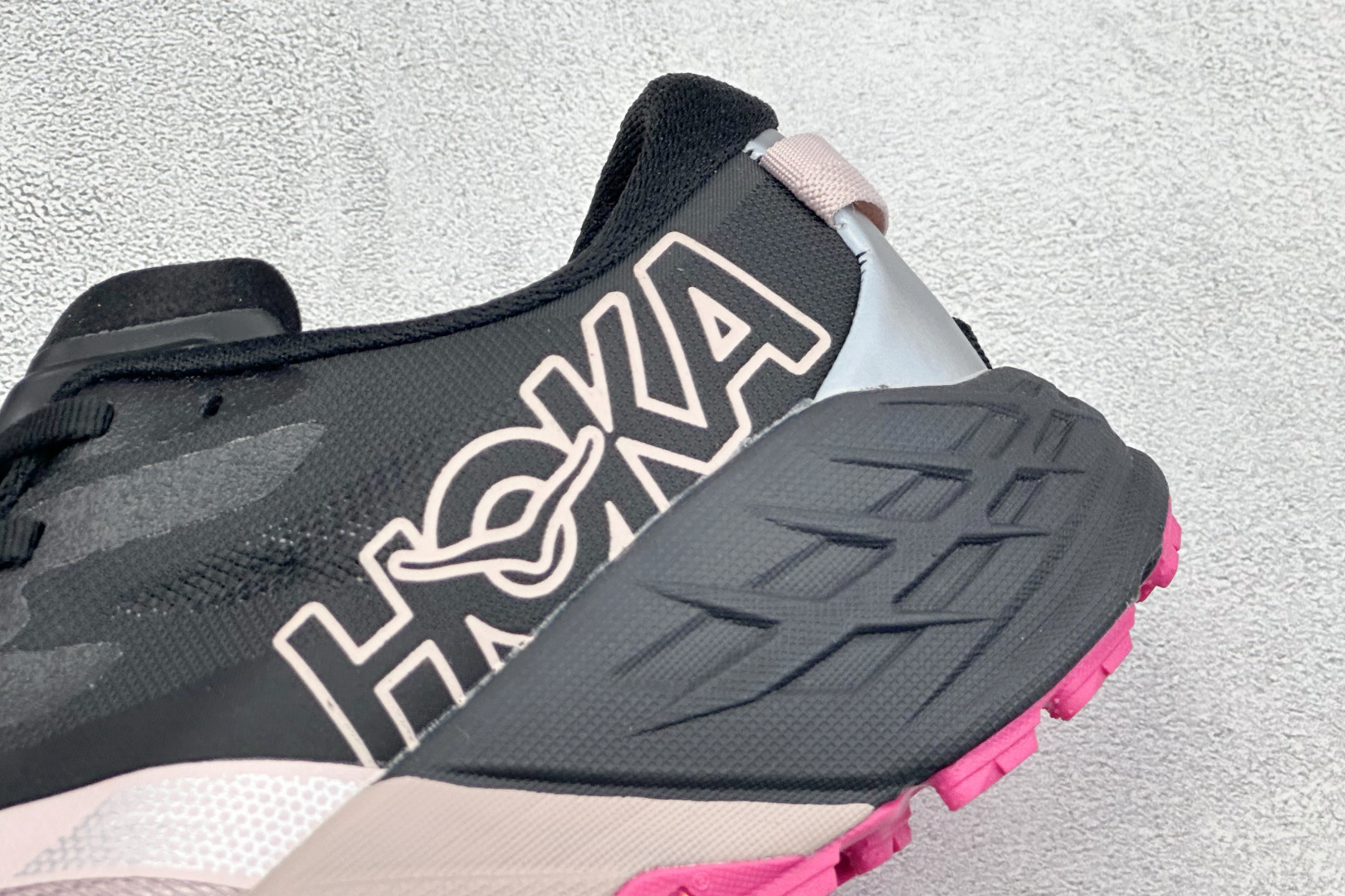 Hoka One One Speed Goat 7 低帮轻量透气休闲运动慢跑鞋 货号：-BNKP 尺码：36 36.5 
