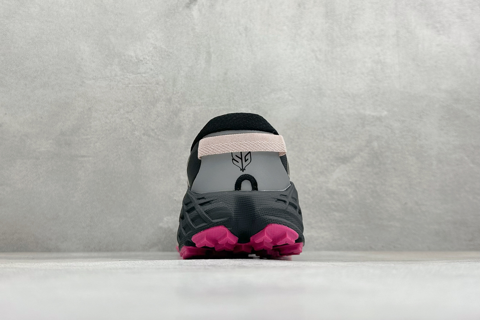 Hoka One One Speed Goat 7 低帮轻量透气休闲运动慢跑鞋 货号：-BNKP 尺码：36 36.5 