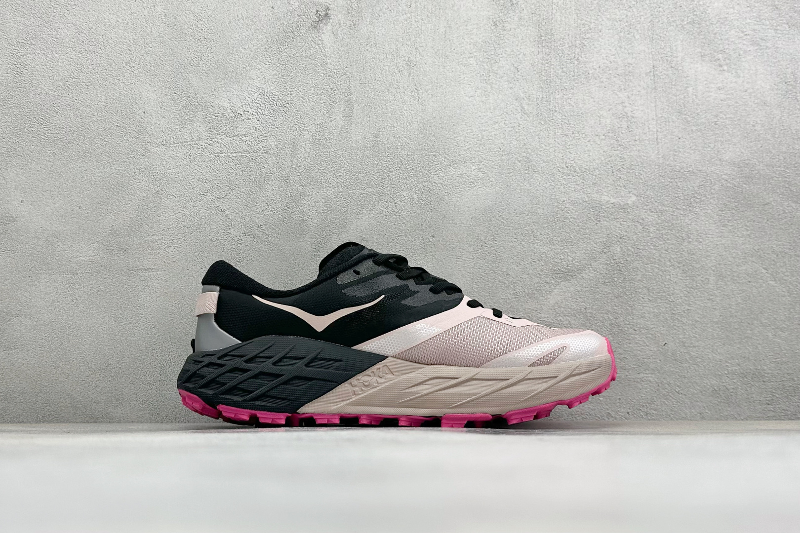 Hoka One One Speed Goat 7 低帮轻量透气休闲运动慢跑鞋 货号：-BNKP 尺码：36 36.5 