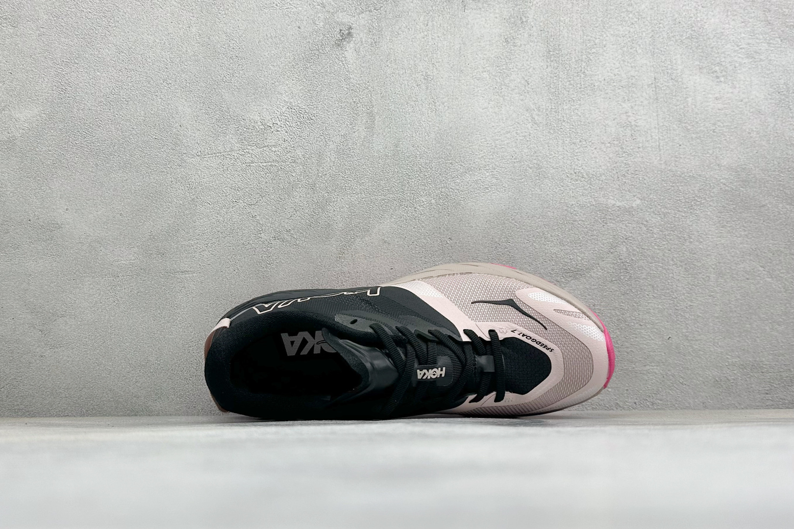 Hoka One One Speed Goat 7 低帮轻量透气休闲运动慢跑鞋 货号：-BNKP 尺码：36 36.5 