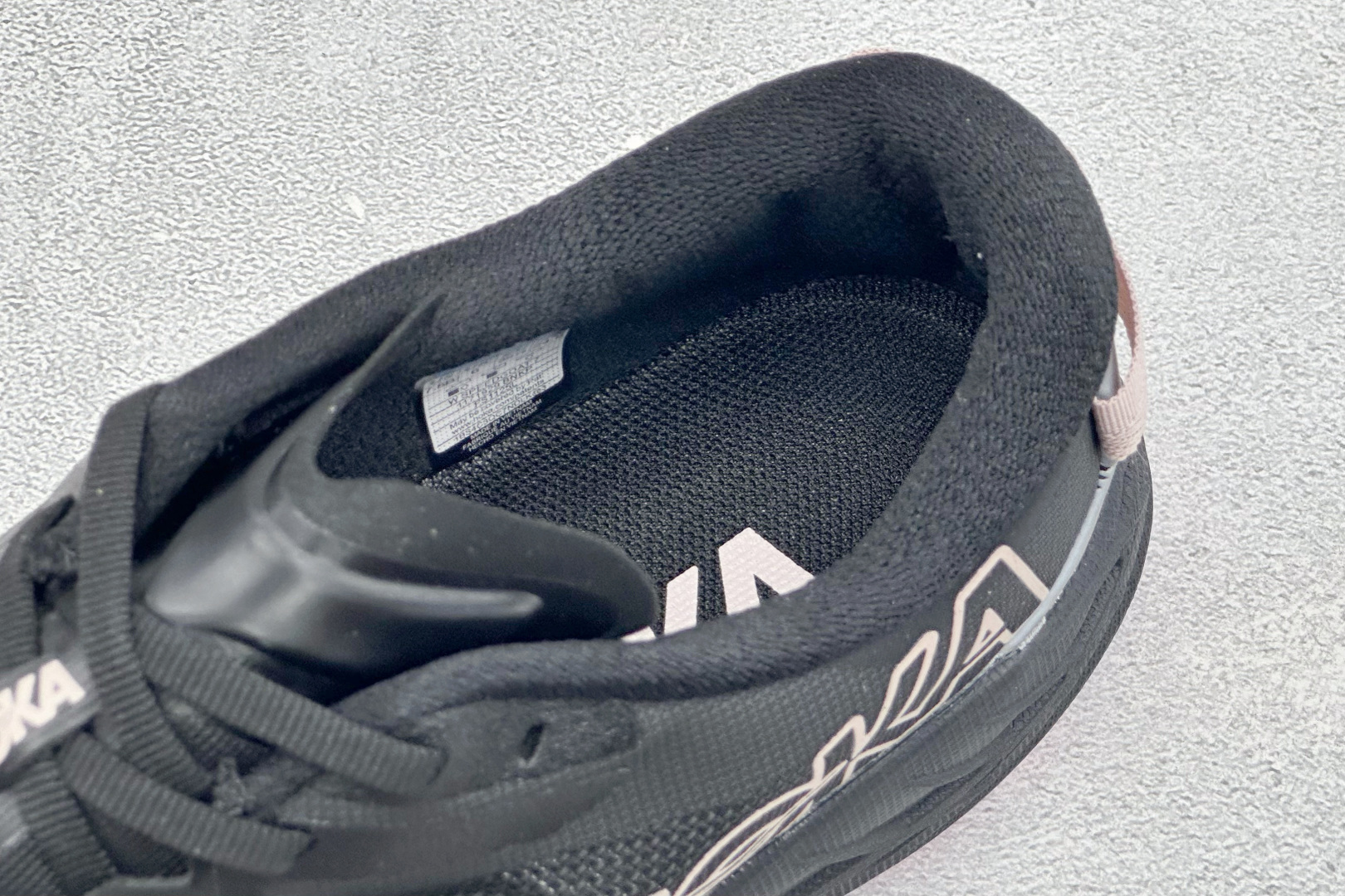 Hoka One One Speed Goat 7 低帮轻量透气休闲运动慢跑鞋 货号：-BNKP 尺码：36 36.5 