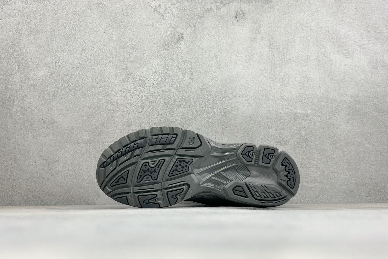 纯原Thom Browne x Asics Gel-Kayano 14 联名款 亚瑟士运动休闲透气专业跑鞋 #原厂原数据 纯原Thom Browne x Asics Gel-Kayano 14 联名款 亚瑟士运动休闲透气专业跑鞋 #原厂原数据