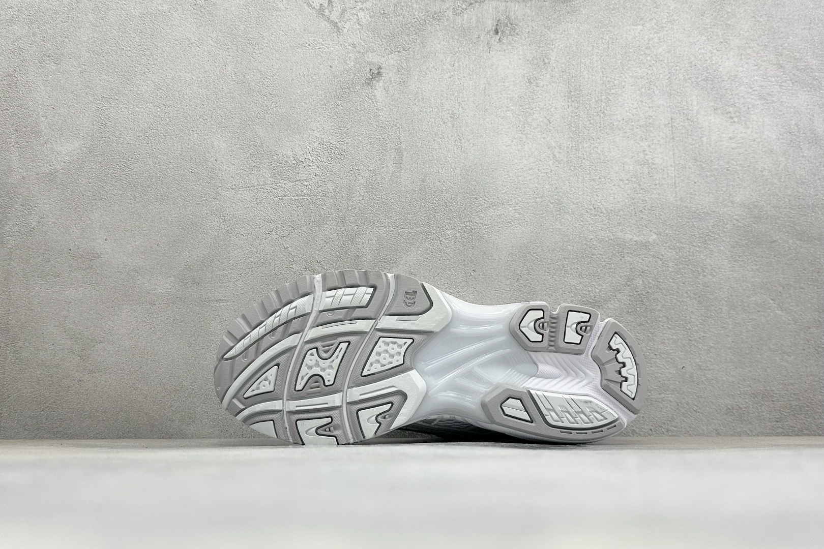 纯原Thom Browne x Asics Gel-Kayano 14 联名款 亚瑟士运动休闲透气专业跑鞋 #原厂原数据 纯原Thom Browne x Asics Gel-Kayano 14 联名款 亚瑟士运动休闲透气专业跑鞋 #原厂原数据