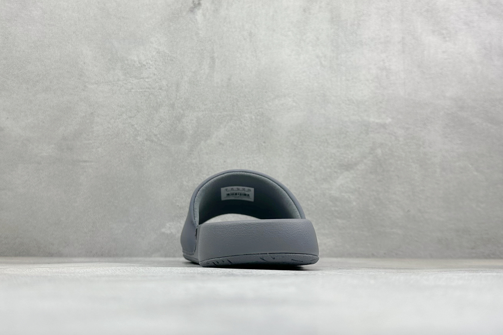 lululemon Restfeel Slide 露露乐蒙舒适柔软防滑耐磨一字拖鞋 lululemon Restfeel lululemon Restfeel Slide 露露乐蒙舒适柔软防滑耐磨一字拖鞋 lululemon Restfeel