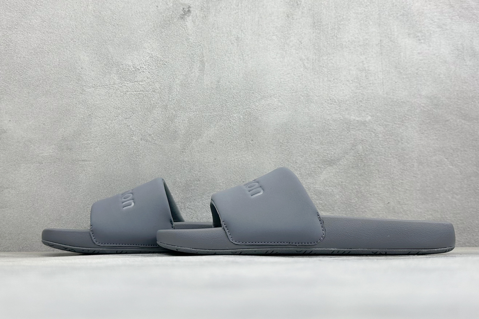 lululemon Restfeel Slide 露露乐蒙舒适柔软防滑耐磨一字拖鞋 lululemon Restfeel lululemon Restfeel Slide 露露乐蒙舒适柔软防滑耐磨一字拖鞋 lululemon Restfeel