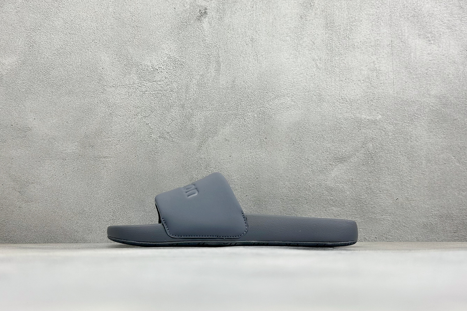 lululemon Restfeel Slide 露露乐蒙舒适柔软防滑耐磨一字拖鞋 lululemon Restfeel lululemon Restfeel Slide 露露乐蒙舒适柔软防滑耐磨一字拖鞋 lululemon Restfeel