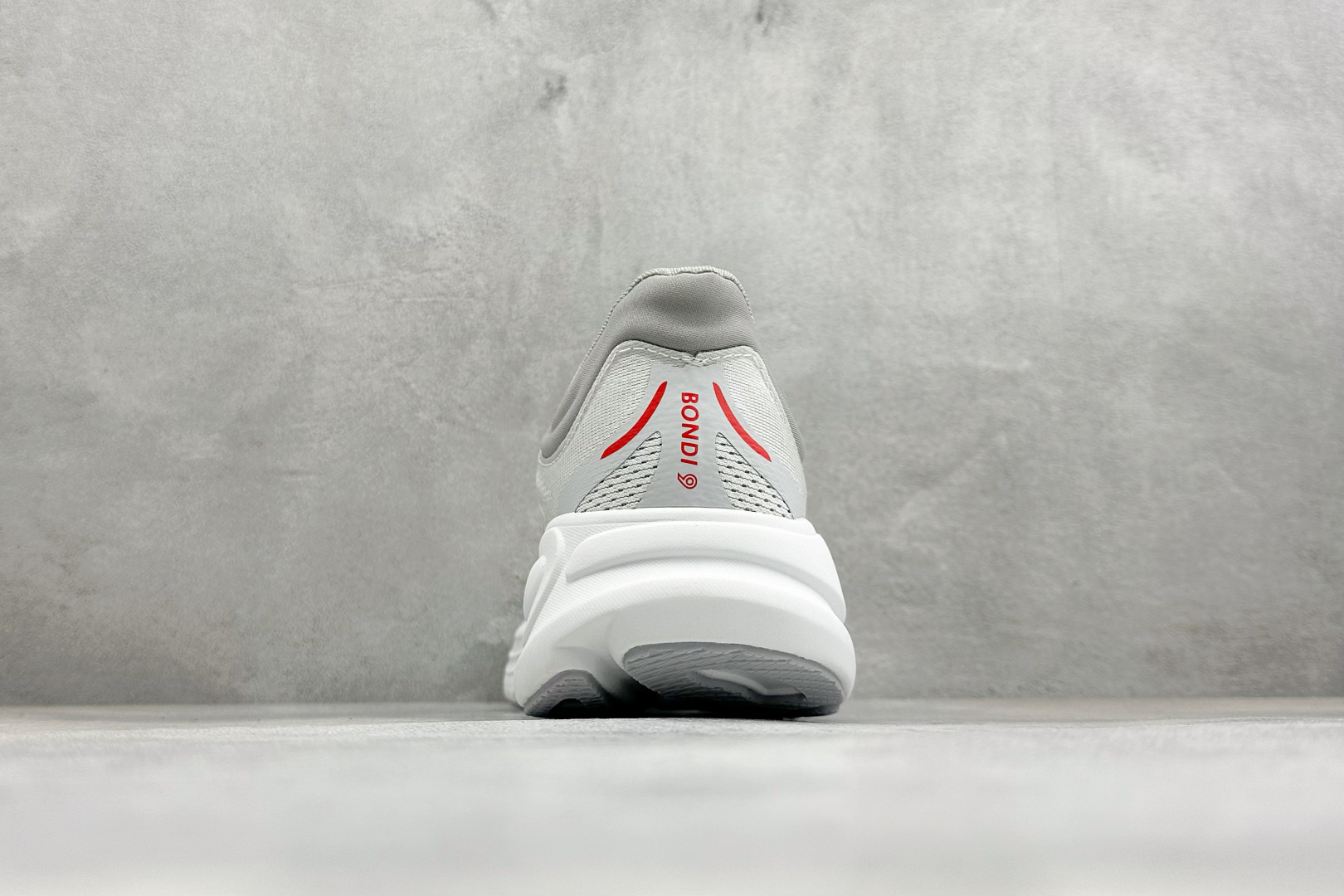 GS版HOKA ONE ONE Bondi 9 复古舒适防滑耐磨低帮山地户外跑步鞋 货号: -CYLT 尺码: 36 3 GS版HOKA ONE ONE Bondi 9 复古舒适防滑耐磨低帮山地户外跑步鞋 货号: -CYLT 尺码: 36 3