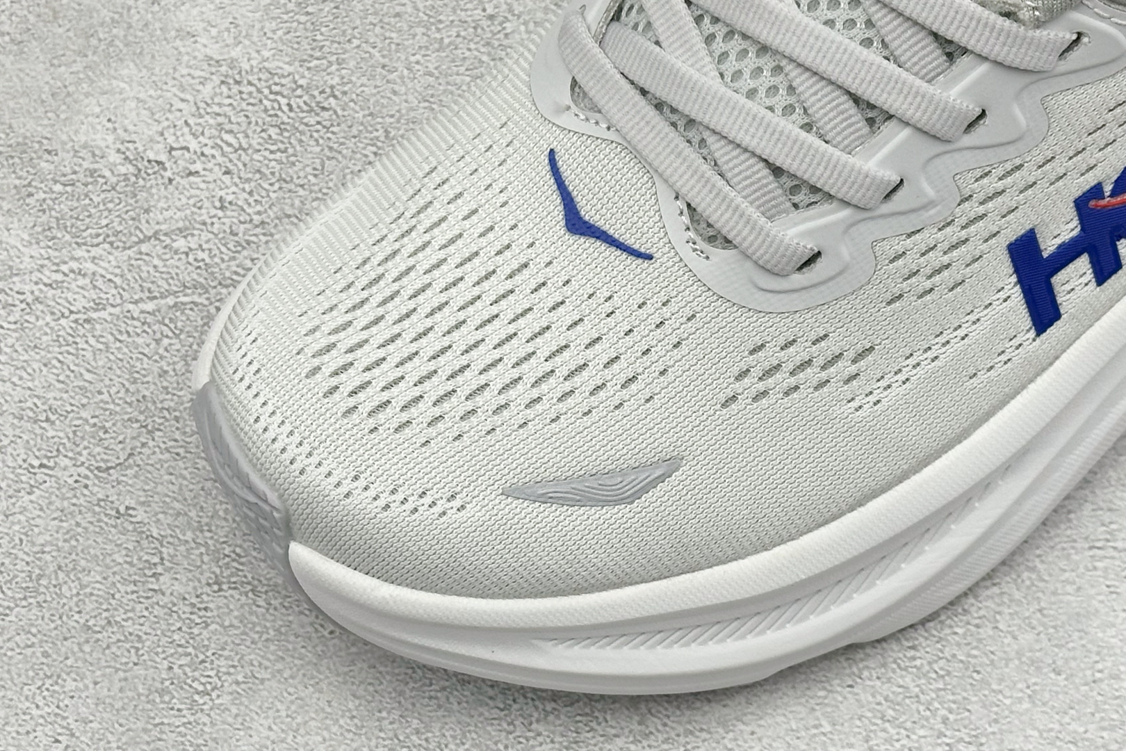 GS版HOKA ONE ONE Bondi 9 复古舒适防滑耐磨低帮山地户外跑步鞋 货号: -CYLT 尺码: 36 3 GS版HOKA ONE ONE Bondi 9 复古舒适防滑耐磨低帮山地户外跑步鞋 货号: -CYLT 尺码: 36 3