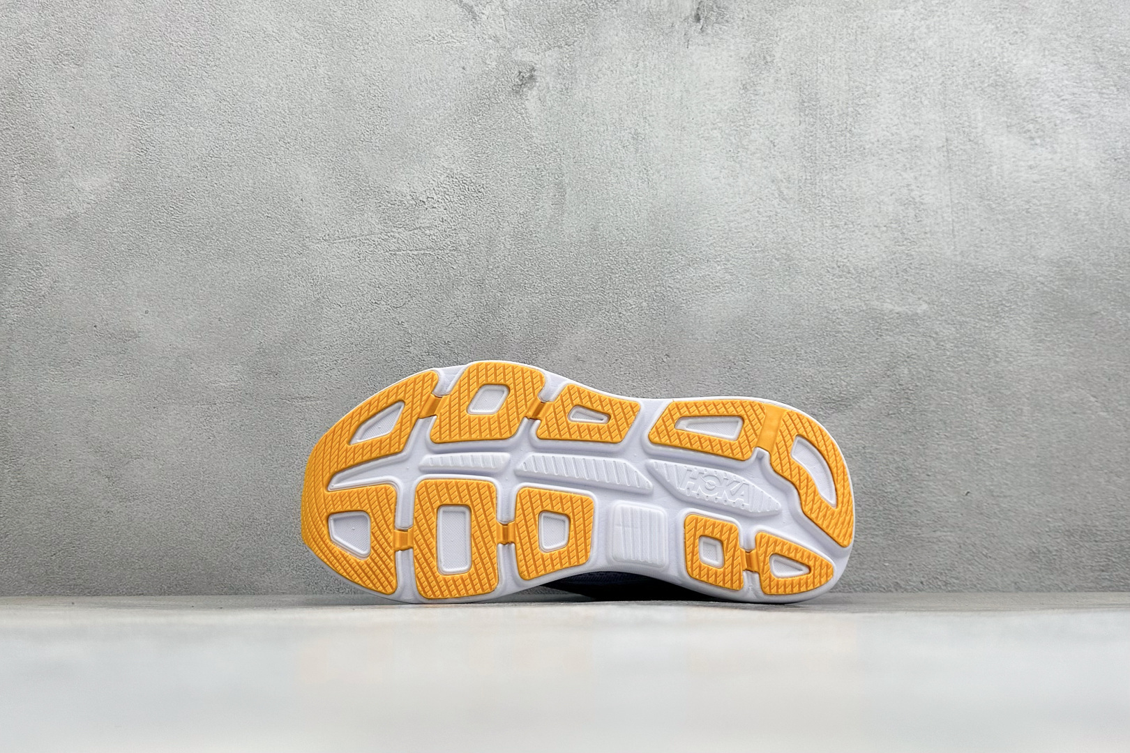 GS版HOKA ONE ONE Bondi 9 复古舒适防滑耐磨低帮山地户外跑步鞋 货号: -AGH 尺码: 36 36 GS版HOKA ONE ONE Bondi 9 复古舒适防滑耐磨低帮山地户外跑步鞋 货号: -AGH 尺码: 36 36