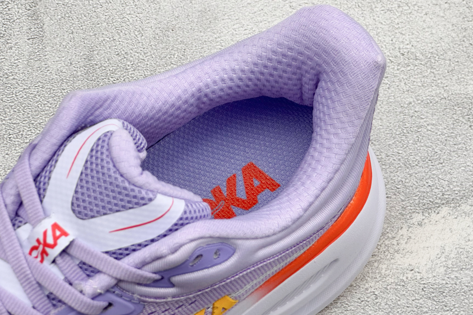 GS版HOKA ONE ONE Bondi 9 复古舒适防滑耐磨低帮山地户外跑步鞋 货号: -AGH 尺码: 36 36 GS版HOKA ONE ONE Bondi 9 复古舒适防滑耐磨低帮山地户外跑步鞋 货号: -AGH 尺码: 36 36