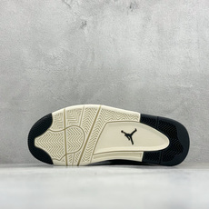 H版Air Jordan 4 RM 低帮复古篮球鞋 采用了低帮的设计 并保留了众多AJ4的经典元素 鞋身以皮革、麂皮材质 H版Air Jordan 4 RM 低帮复古篮球鞋 采用了低帮的设计 并保留了众多AJ4的经典元素 鞋身以皮革、麂皮材质