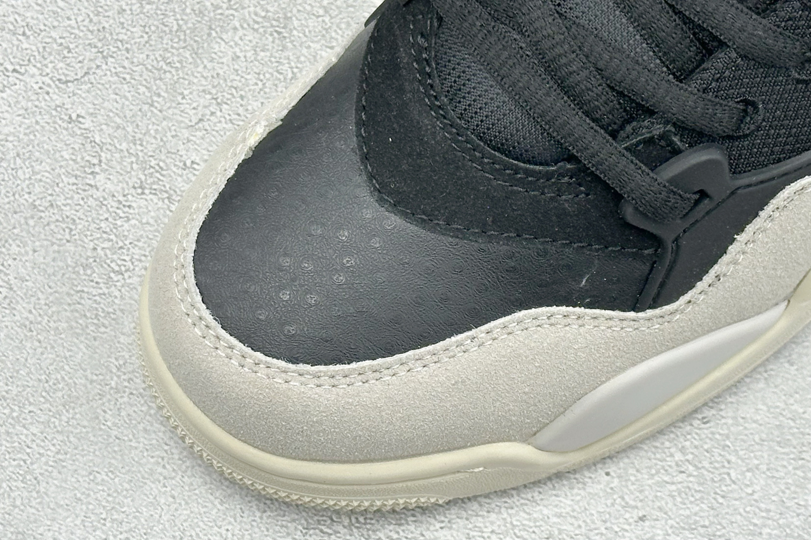 H版Air Jordan 4 RM 低帮复古篮球鞋 采用了低帮的设计 并保留了众多AJ4的经典元素 鞋身以皮革、麂皮材质 H版Air Jordan 4 RM 低帮复古篮球鞋 采用了低帮的设计 并保留了众多AJ4的经典元素 鞋身以皮革、麂皮材质