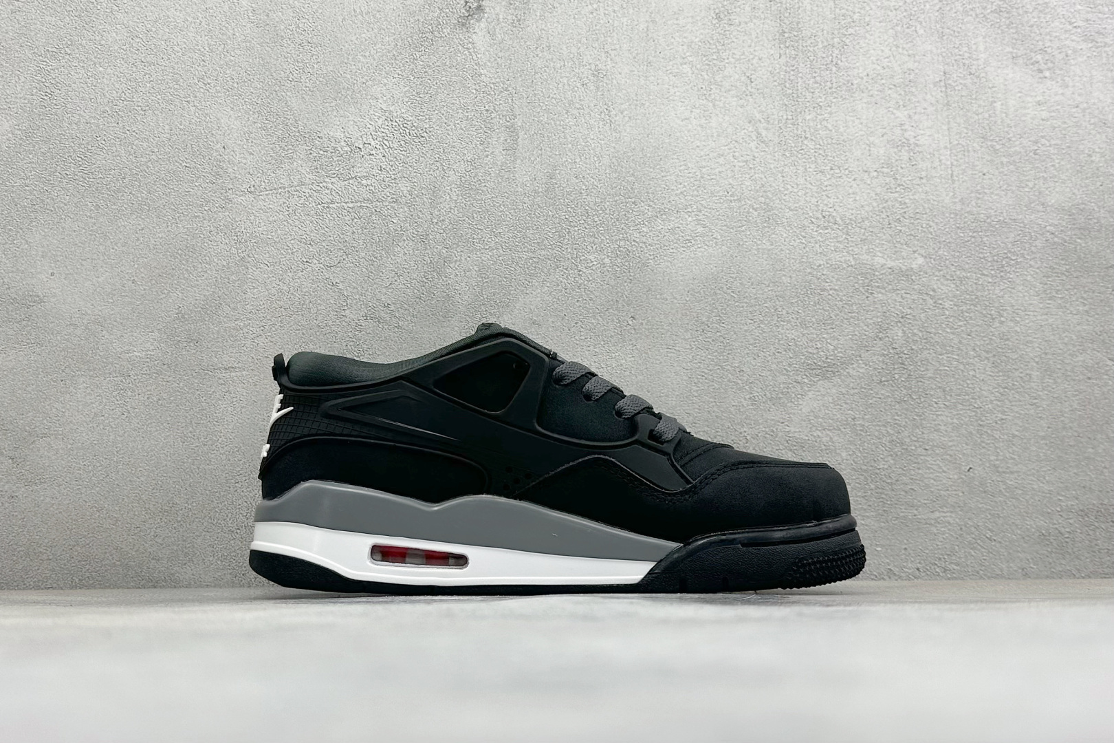 H版Air Jordan 4 RM 低帮复古篮球鞋 采用了低帮的设计 并保留了众多AJ4的经典元素 鞋身以皮革、麂皮材质 H版Air Jordan 4 RM 低帮复古篮球鞋 采用了低帮的设计 并保留了众多AJ4的经典元素 鞋身以皮革、麂皮材质
