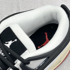 H版Air Jordan 4 RM 低帮复古篮球鞋 采用了低帮的设计 并保留了众多AJ4的经典元素 鞋身以皮革、麂皮材质 H版Air Jordan 4 RM 低帮复古篮球鞋 采用了低帮的设计 并保留了众多AJ4的经典元素 鞋身以皮革、麂皮材质