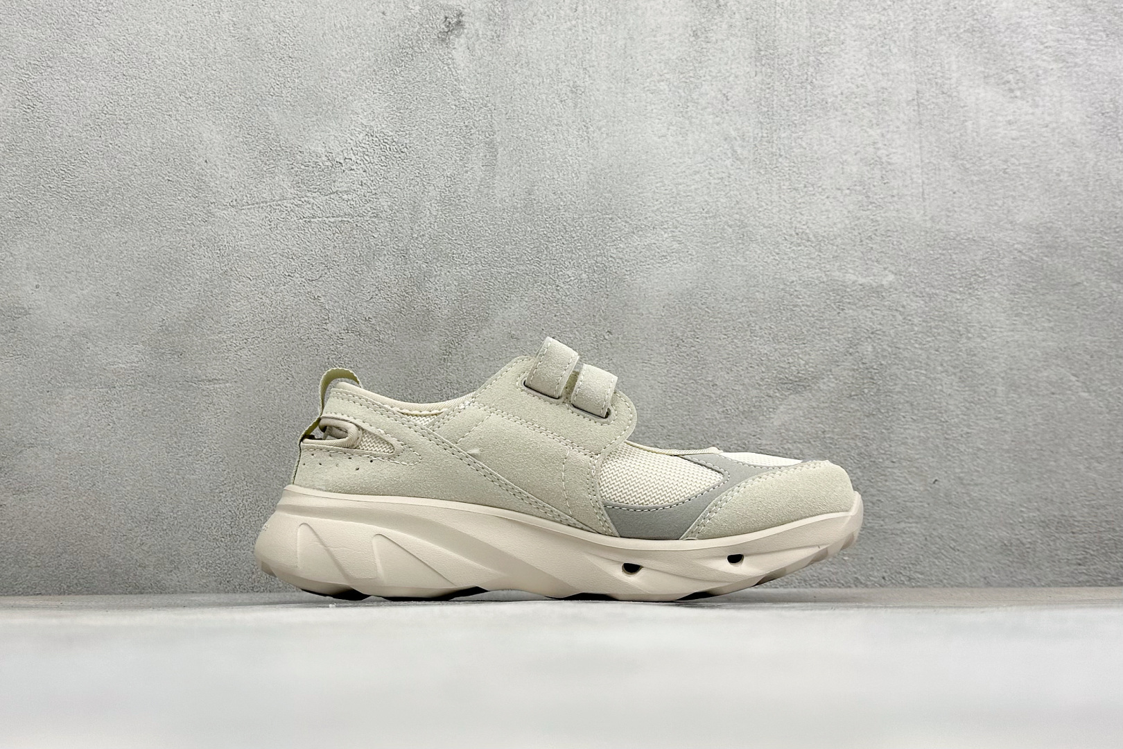 TG版新百伦New Balance NB Breeze 舒适柔软 玛丽珍 魔术贴低帮生活休闲鞋 货号：SD2203IV 