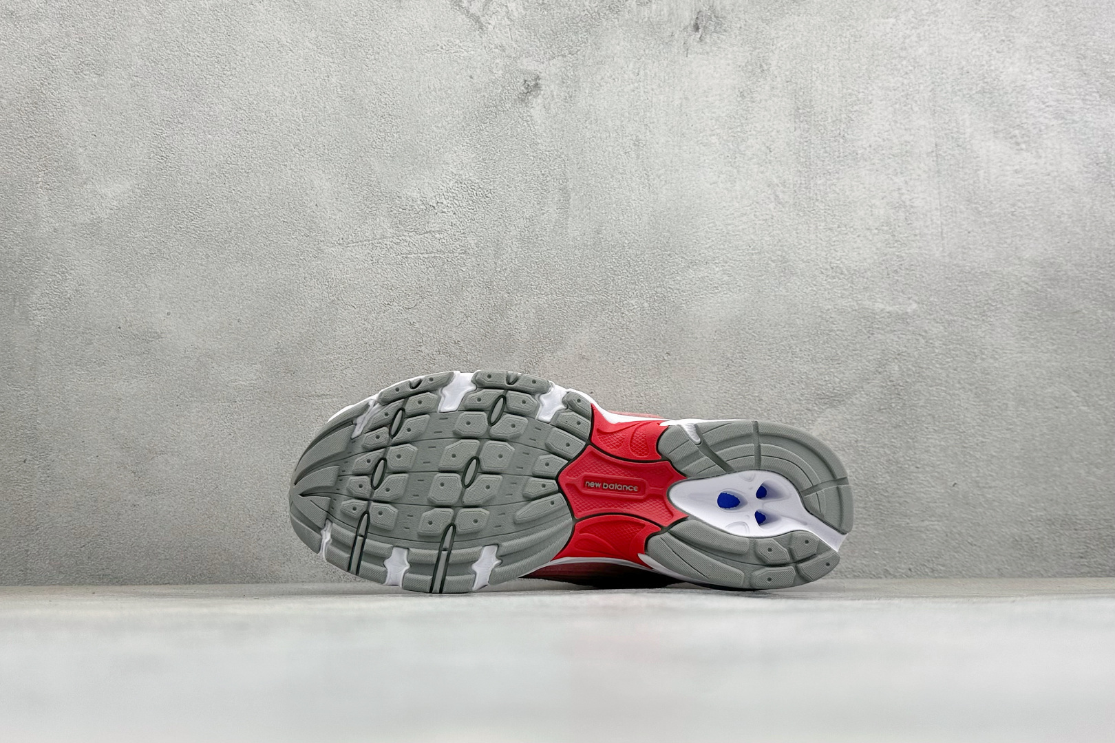 TG福利 New Balance NB530 新百伦复古透气跑步鞋 以皮革为主的人气轮廓 以极具复古风范的跑鞋外观呈现 TG福利 New Balance NB530 新百伦复古透气跑步鞋 以皮革为主的人气轮廓 以极具复古风范的跑鞋外观呈现