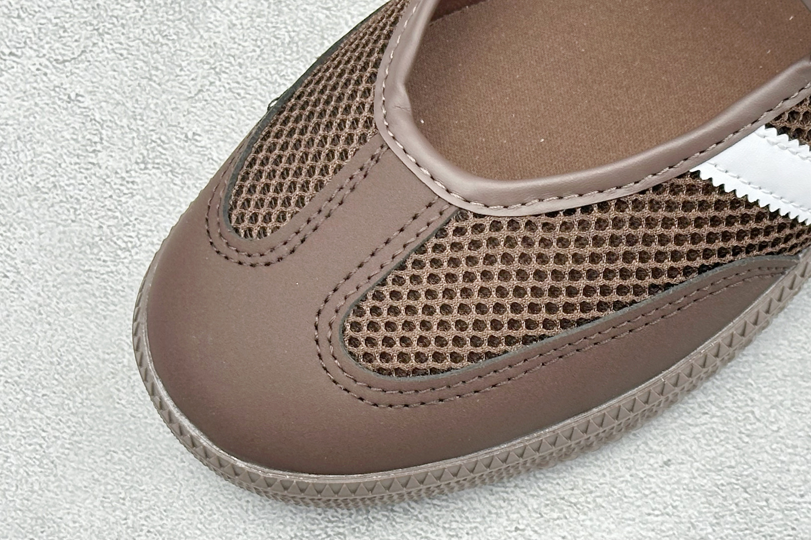FX版Adidas三叶草SAMBA Jane W 玛丽珍鞋 该鞋款鞋面采用多种材料拼接(缝/车线) Superstar系 FX版Adidas三叶草SAMBA Jane W 玛丽珍鞋 该鞋款鞋面采用多种材料拼接(缝/车线) Superstar系