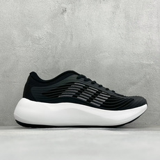 TF版ADIDAS 阿迪舒适百搭防滑耐磨 低帮休闲跑步鞋 中底配置方面搭载全掌Lightstrike Pro 鞋面采用透 TF版ADIDAS 阿迪舒适百搭防滑耐磨 低帮休闲跑步鞋 中底配置方面搭载全掌Lightstrike Pro 鞋面采用透