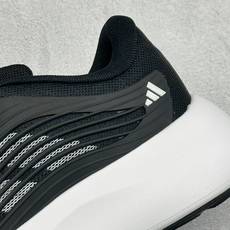 TF版ADIDAS 阿迪舒适百搭防滑耐磨 低帮休闲跑步鞋 中底配置方面搭载全掌Lightstrike Pro 鞋面采用透 TF版ADIDAS 阿迪舒适百搭防滑耐磨 低帮休闲跑步鞋 中底配置方面搭载全掌Lightstrike Pro 鞋面采用透