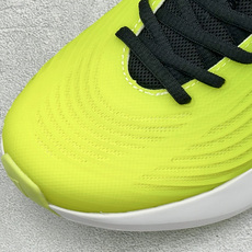 TF版ADIDAS 阿迪舒适百搭防滑耐磨 低帮休闲跑步鞋 中底配置方面搭载全掌Lightstrike Pro 鞋面采用透 TF版ADIDAS 阿迪舒适百搭防滑耐磨 低帮休闲跑步鞋 中底配置方面搭载全掌Lightstrike Pro 鞋面采用透