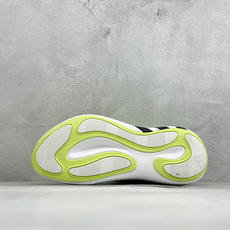 TF版ADIDAS 阿迪舒适百搭防滑耐磨 低帮休闲跑步鞋 中底配置方面搭载全掌Lightstrike Pro 鞋面采用透 TF版ADIDAS 阿迪舒适百搭防滑耐磨 低帮休闲跑步鞋 中底配置方面搭载全掌Lightstrike Pro 鞋面采用透