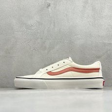 Vans Sk8-Low 米橙色 经典复古防滑耐磨滑板鞋 鞋身采用同色系翻毛皮拼接帆布面料而成 精密双线车工 针脚均匀牢 Vans Sk8-Low 米橙色 经典复古防滑耐磨滑板鞋 鞋身采用同色系翻毛皮拼接帆布面料而成 精密双线车工 针脚均匀牢