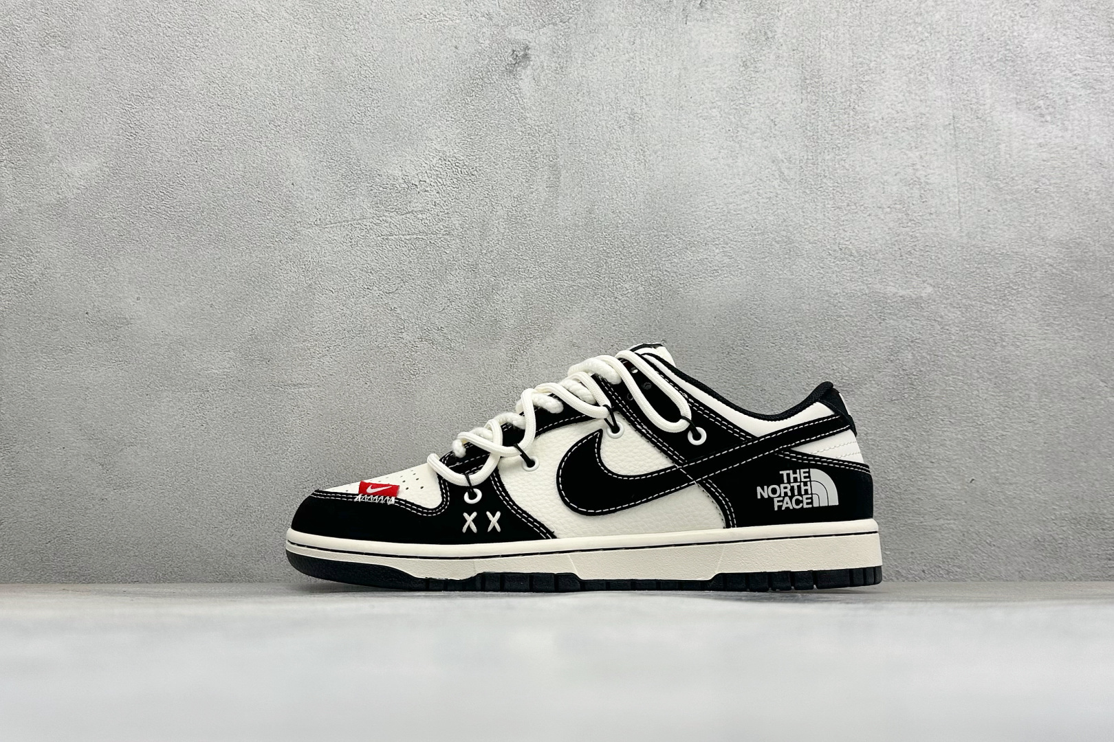 福利特价 Nike Dunk Low Retro 联名 周年高端定制 低帮休闲板鞋 #定制鞋盒 大厂纯原品质出货 超高清 福利特价 Nike Dunk Low Retro 联名 周年高端定制 低帮休闲板鞋 #定制鞋盒 大厂纯原品质出货 超高清