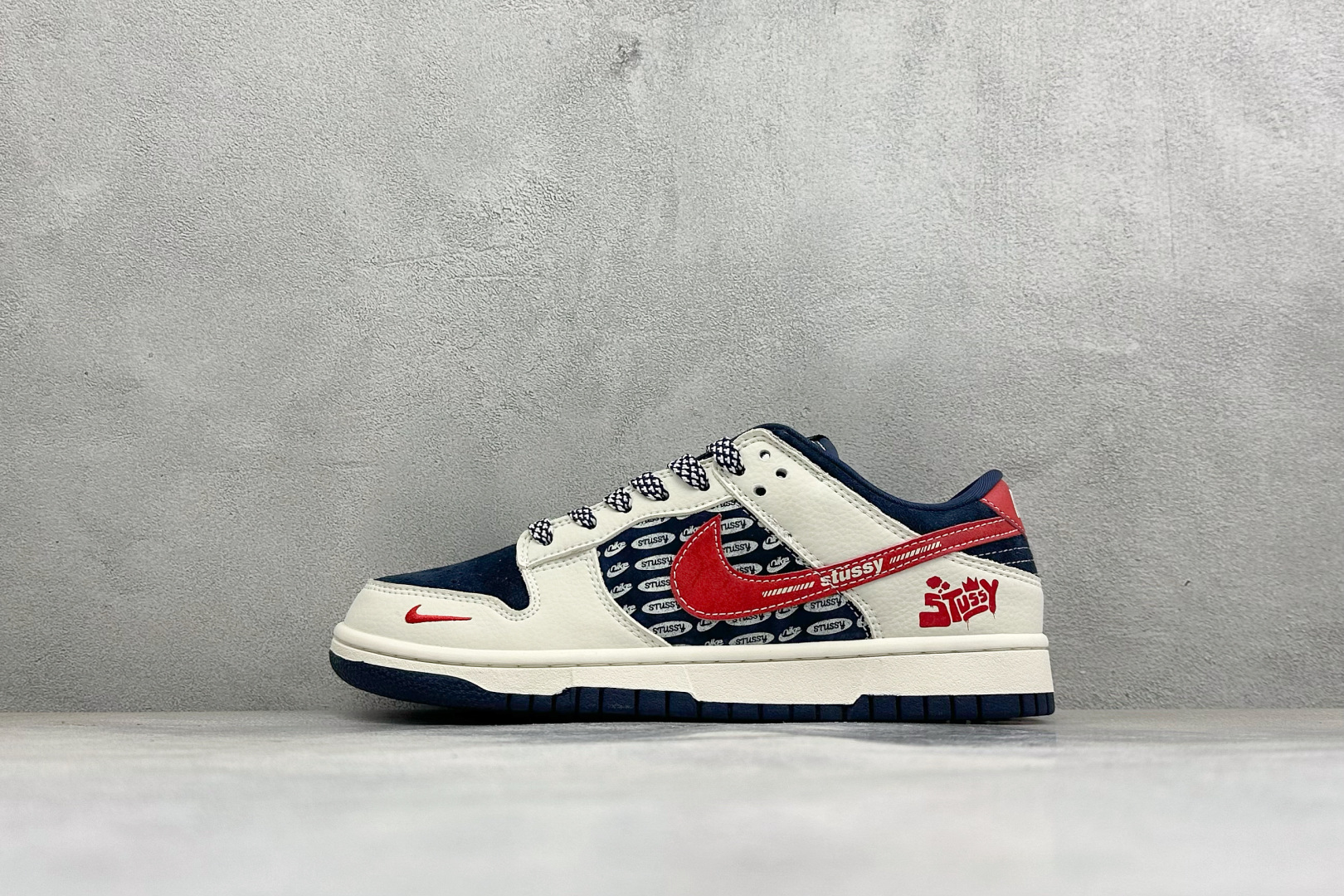福利特价 Nike Dunk Low Retro 联名 周年高端定制 低帮休闲板鞋 #定制鞋盒 大厂纯原品质出货 超高清 福利特价 Nike Dunk Low Retro 联名 周年高端定制 低帮休闲板鞋 #定制鞋盒 大厂纯原品质出货 超高清